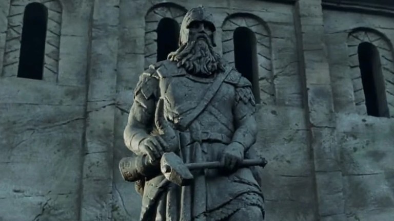 Helm Hammerhand statue in The Lord of the Rings: The Two Towers.