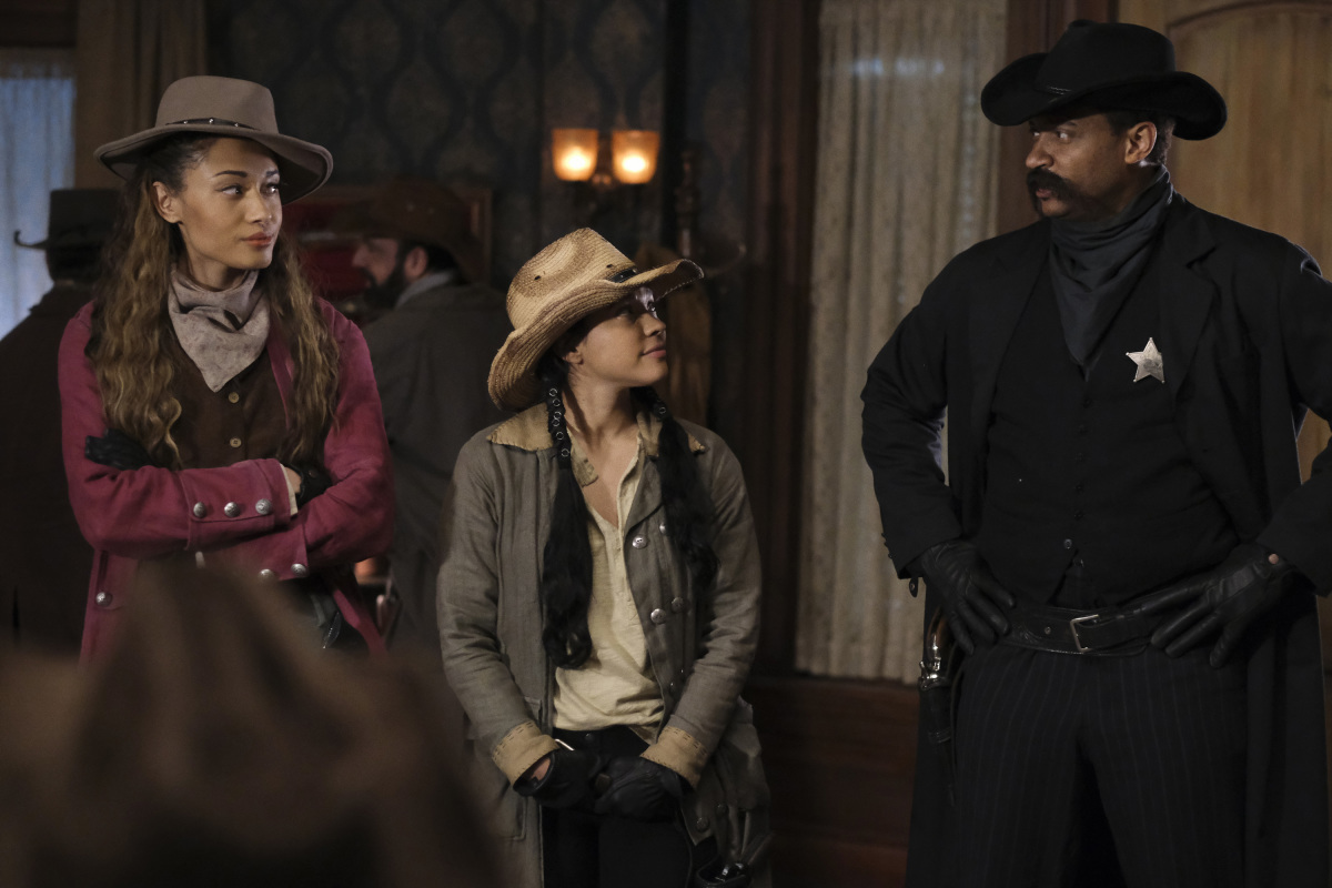 Legends of Tomorrow: How David Ramsey Balanced "Stressed Western" and Bass Reeves | Den of Geek Legends of Tomorrow: How David Ramsey Balanced "Stressed Western" and Bass Reeves | Den of Geek