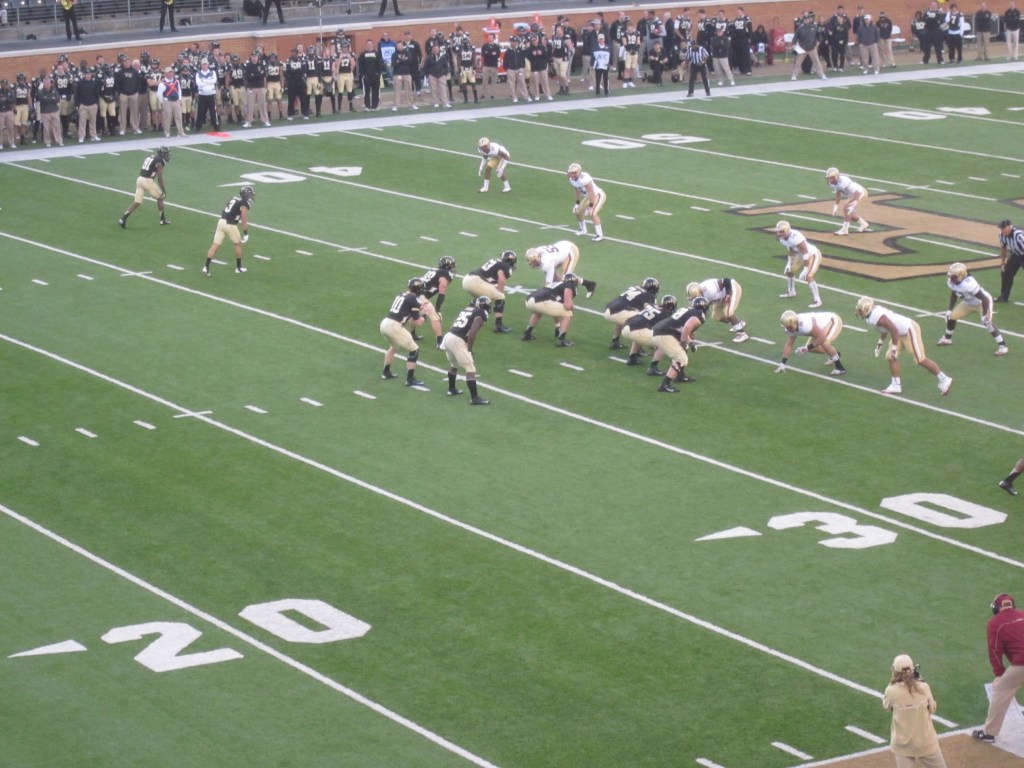 Friday Night Lights Football Guide - Spread Formation