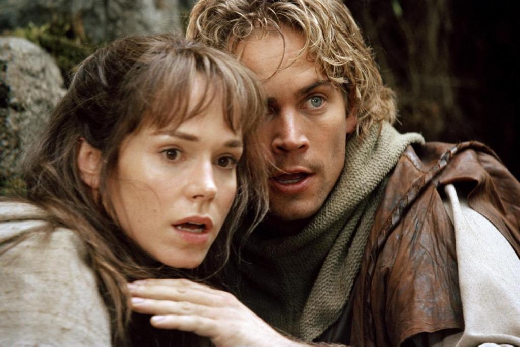 Frances O'Connor and Paul Walker in Timeline
