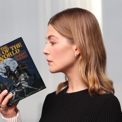 Rosamund Pike reading Wheel of Time Book 1