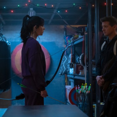 Kate Bishop (Hailee Steinfeld) and Hawkeye/Clint Barton (Jeremy Renner) in Marvel Studios' HAWKEYE