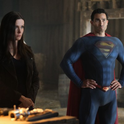 Elizabeth Tulloch as Lois Lane and Tyler Hoechlin as Superman on Superman & Lois Episode 15 "Last Sons of Krypton"