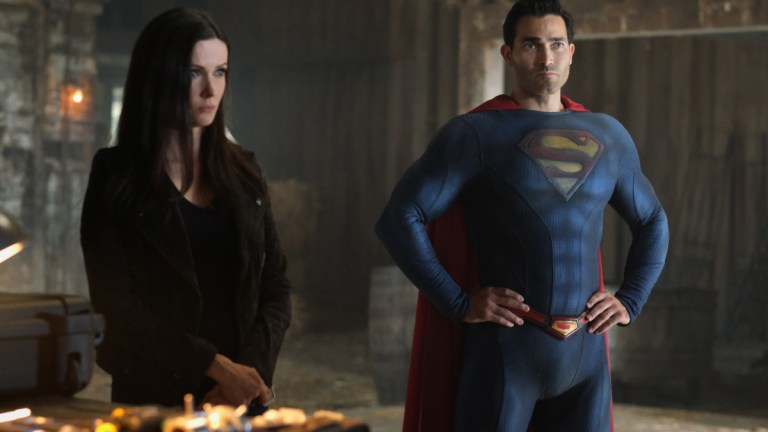 Elizabeth Tulloch as Lois Lane and Tyler Hoechlin as Superman on Superman & Lois Episode 15 "Last Sons of Krypton"