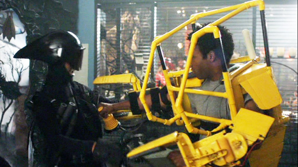 Troy and Abed as Exo-suit Ripley and the Xenomorph - Aliens