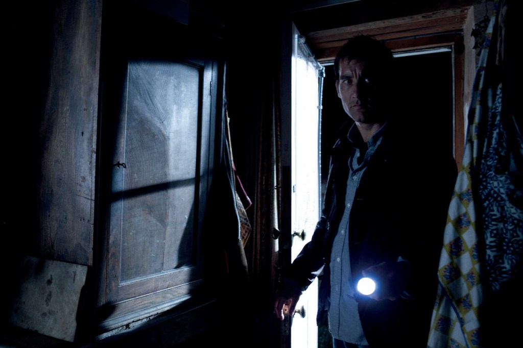 Clive Owen in Intruders