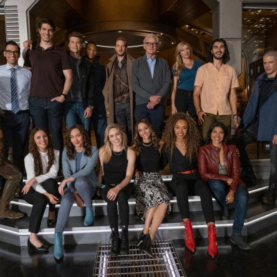 The cast of Legends of Tomorrow Episode 100