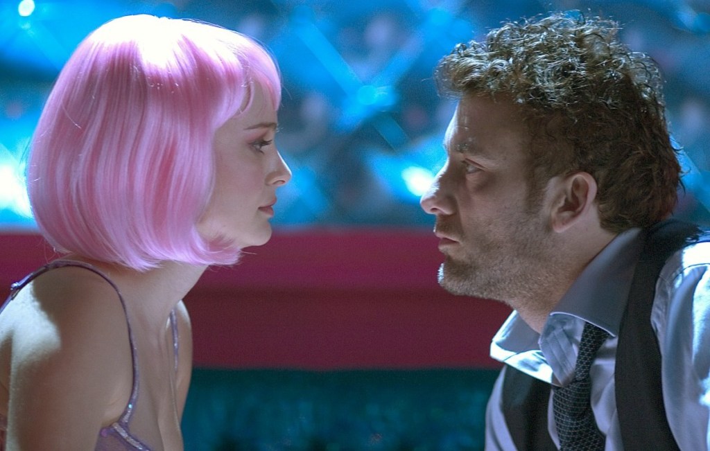 Natalie Portman and Clive Owen in Closer