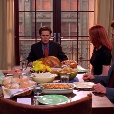 Tobey Maguire, Willem Dafoe and Kirsten Dunst in Spider-Man Thanksgiving scene
