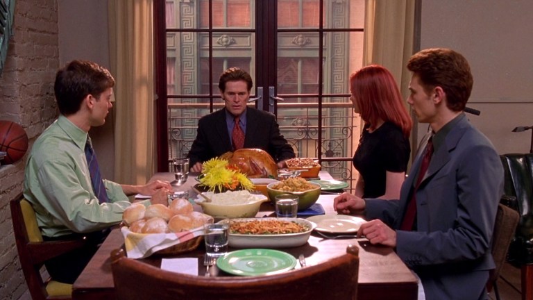 Tobey Maguire, Willem Dafoe and Kirsten Dunst in Spider-Man Thanksgiving scene