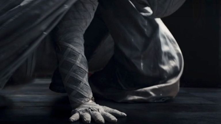 MOON KNIGHT Trailer Showcases Marc Spector in All His Chaos