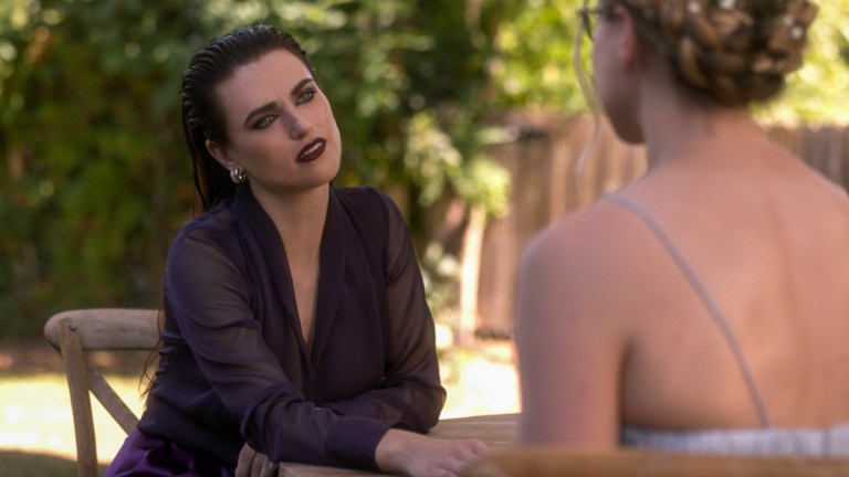 (L-R): Katie McGrath as Lena Luthor and Melissa Benoist as Kara Danvers in the Supergirl series finale