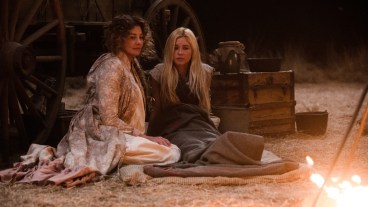 Margaret (Faith Hill) and Elsa (Isabel May) Dutton in 1883