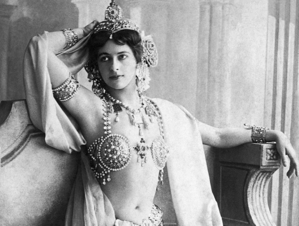 Dancer Mata Hari in costume in 1906