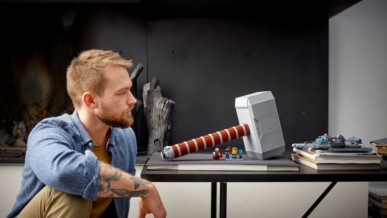 Link Tank: You Can Now Build a 900+ Piece Thor's Hammer in LEGO | Den of Geek Link Tank: You Can Now Build a 900+ Piece Thor's Hammer in LEGO | Den of Geek