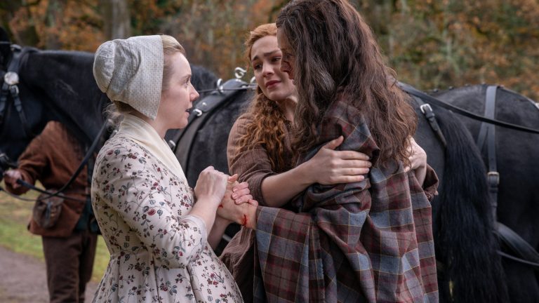 Caitríona Balfe and Lauren Lyle as Claire and Marsali in Outlander