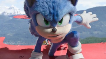 Sonic on plane in Sonic the Hedgehog 2 ending