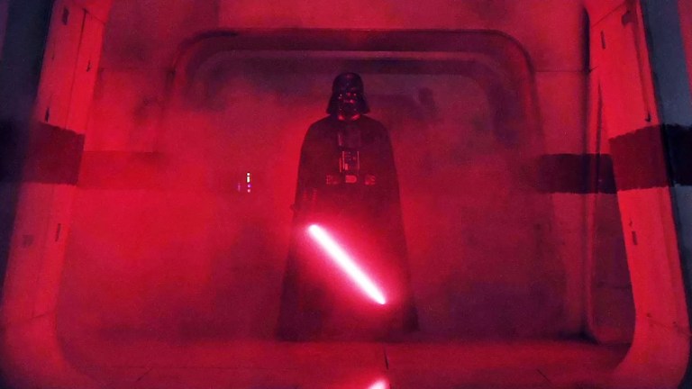 Someone want to tell me why this Qui-Gon Jinn lightsaber is red? : r/StarWars