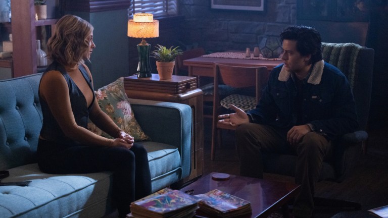 Riverdale -- “Chapter One Hundred and Nine: Venomous” -- Image Number: RVD614a_0226r -- Pictured (L-R): Lili Reinhart as Betty Cooper and Cole Sprouse as Jughead Jones -- Photo: Jack Rowand/The CW -- © 2022 The CW Network, LLC. All Rights Reserved.