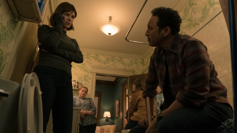 Kristen (Katja Herbers) and Ben (Aasif Mandvi) unclog a toilet in Evil season 3 episode 2