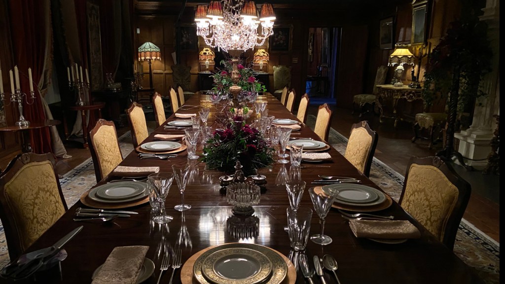 Copyright Nicole Northridge Peaky Blinders S6 Arrow House dining room
