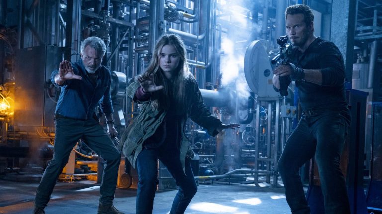 Sam Neill and Chris Pratt in Jurassic World Dominion Review