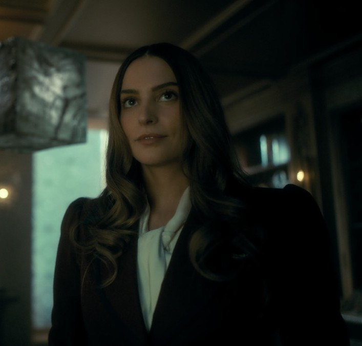 Sloane Hargreeves (Genesis Rodriguez) in The Umbrella Academy Season 3