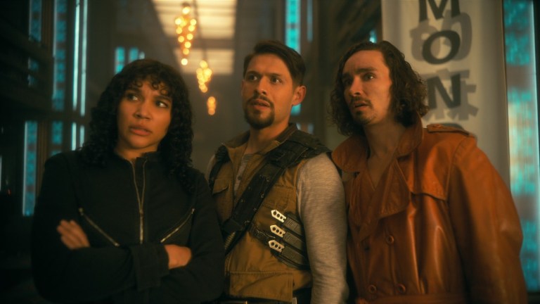 Allison Hargreeves (Emmy Raver-Lampman), Diego Hargreeves (David Castaneda), and Klaus Hargreeves (Robert Sheehan) in The Umbrella Academy Season 3