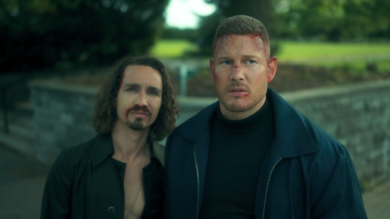 Klaus (Robert Sheehan) and Luther (Tom Hopper) in The Umbrella Academy season 3