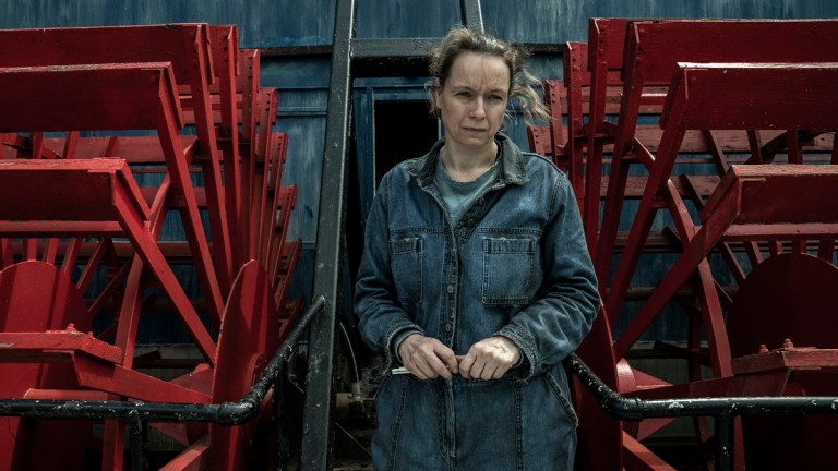 Samantha Morton as Dee standing by a riverboat paddlewheel in Tales of the Walking Dead episode 3.