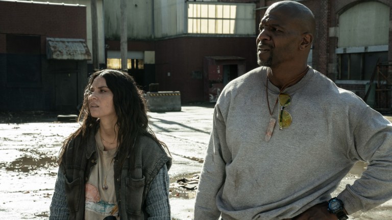 Terry Crews as Joe, Olivia Munn as Evie - Tales of the Walking Dead _ Season 1, Episode 1