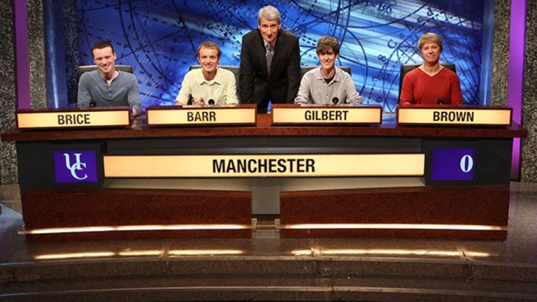 Jeremy Paxman hosts university challenge