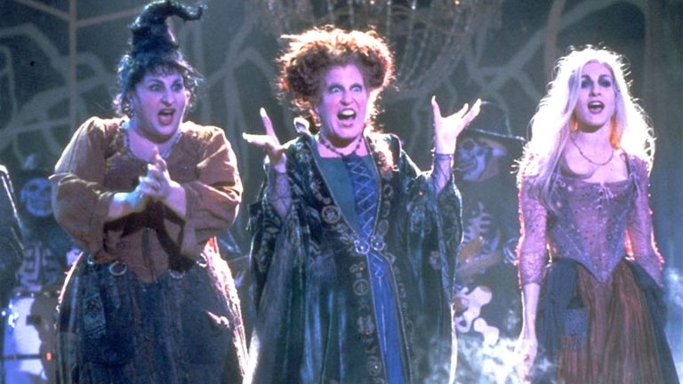 Bette Midler Sings I Put a Spell on You in Hocus Pocus
