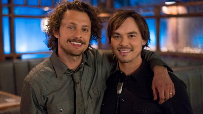 Roswell, New Mexico -- “How’s It Going to Be” -- Image Number: ROS413c_0290_R -- Pictured (L - R): Michael Vlamis as Michael Guerin and Tyler Blackburn as Alex Manes