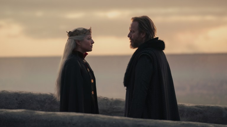 Queen Rhaenrya Targaryen (Emma D'Arcy) and Otto Hightower (Rhys Ifans) confront each other on the bridge to Dragonstone