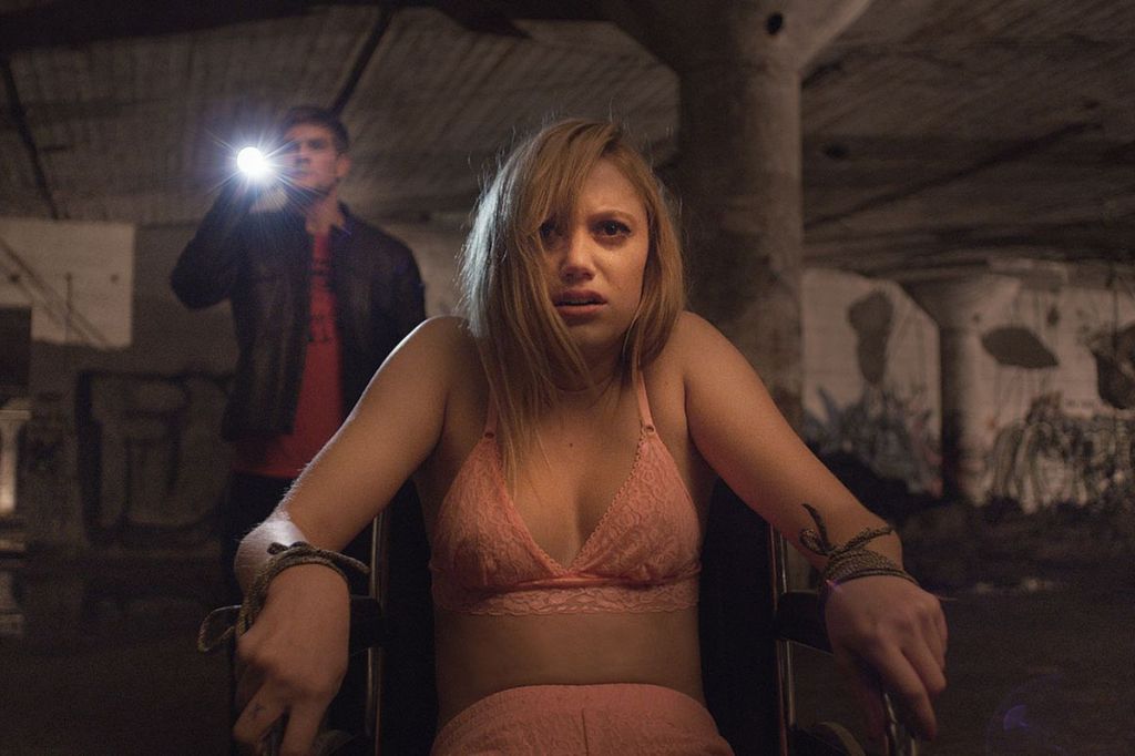 Maika Monroe in It Follows