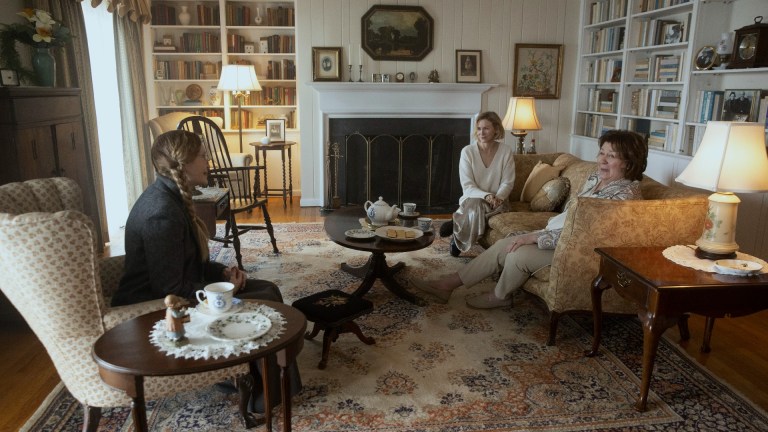 The Watcher. (L to R) Mia Farrow as Pearl Winslow, Naomi Watts as Nora Brannock, Margo Martindale as Mo/Maureen in episode 105 of The Watcher.