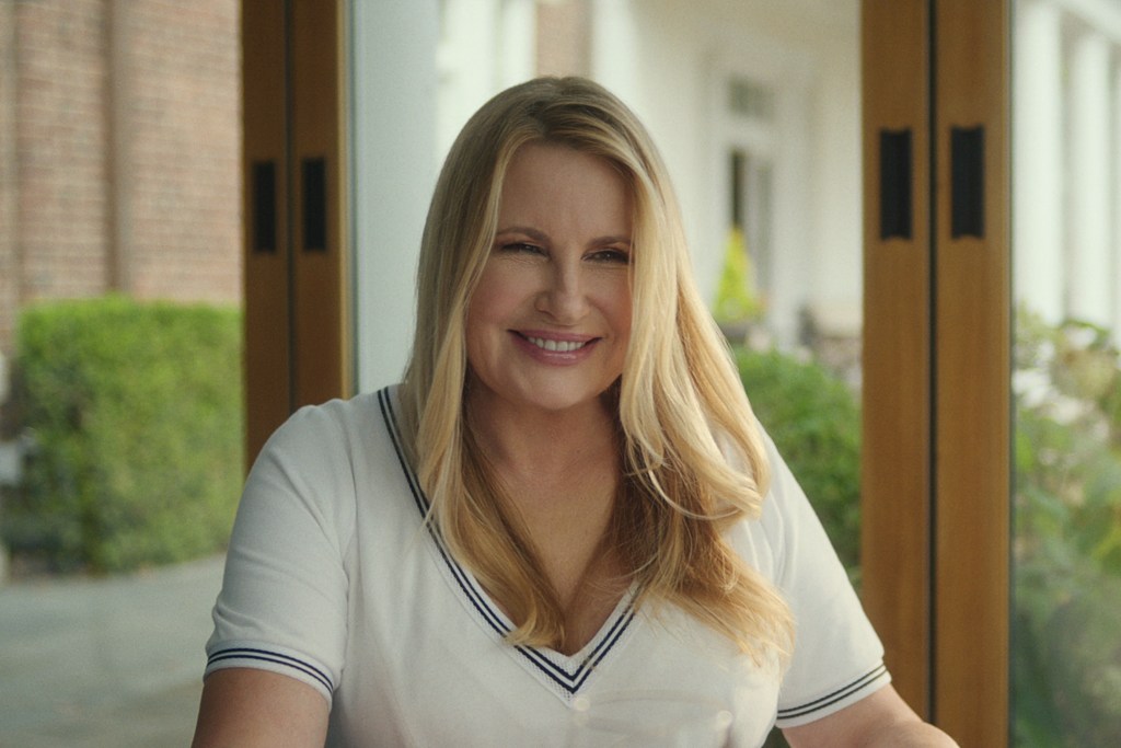 The Watcher. Jennifer Coolidge as Karen Calhoun in episode 103 of The Watcher. Cr. Courtesy of Netflix © 2022