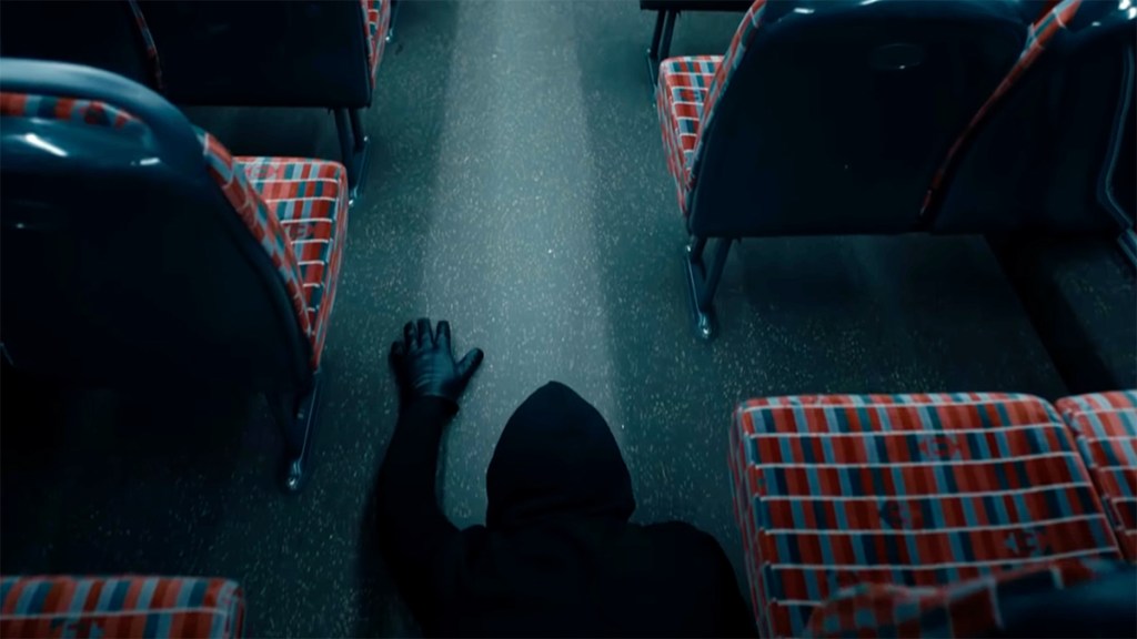 Luther series 5 bus scene crawling screen grab