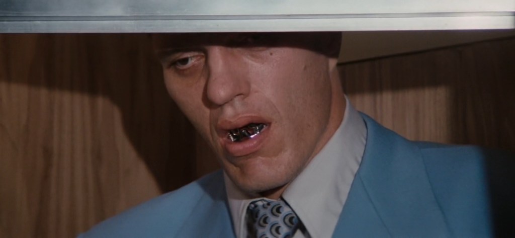 Jaws jump scare in The Spy Who Loved Me