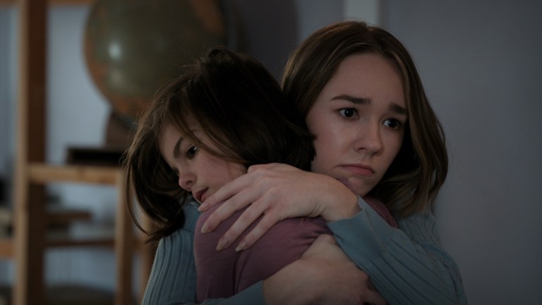 MANIFEST SEASON 04. (L to R) Brianna Riccio + Gianna Riccio as Eden Stone and Holly Taylor as Angelina Meyer in Manifest Season