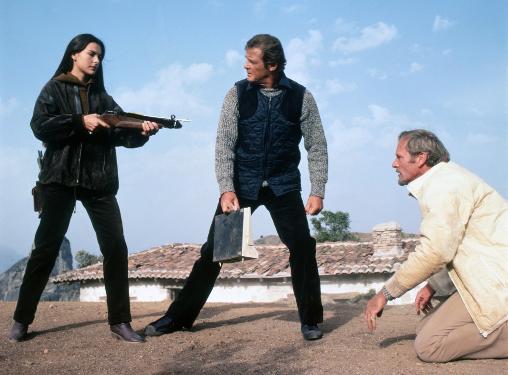 Melina and Bond in For Your Eyes Only Ending