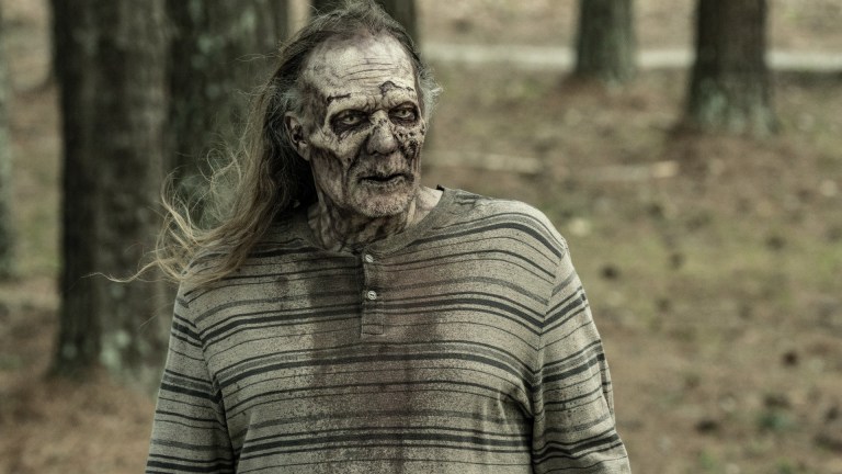 Executive Producer Greg Nicotero as a zombie - The Walking Dead _ Season 11, Episode 24