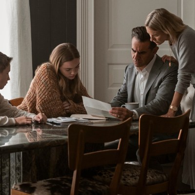 The Watcher. (L to R) Luke David Blumm as Carter Brannock, Isabel Marie Gravitt as Ellie Brannock, Bobby Cannavale as Dean Brannock, Naomi Watts as Nora Brannock in episode 101 of The Watcher.