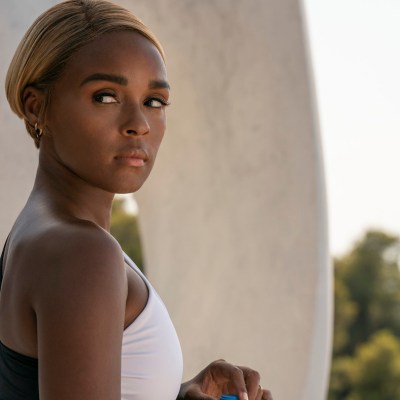 Janelle Monae in Glass Onion: A Knives Out Mystery