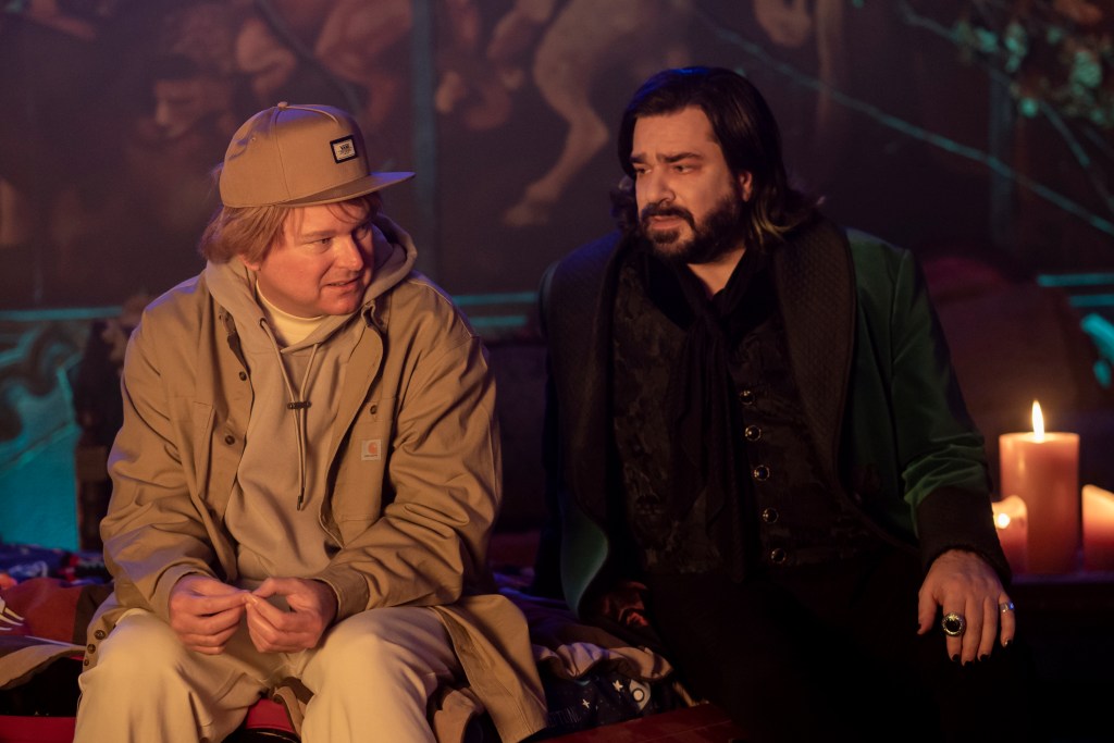 “WHAT WE DO IN THE SHADOWS” -- “Sunrise, Sunset” -- Season 4, Episode 10 (Airs September 6) — Pictured: Mark Proksch as Colin, Matt Berry as Laszlo. CR: Russ Martin: FX