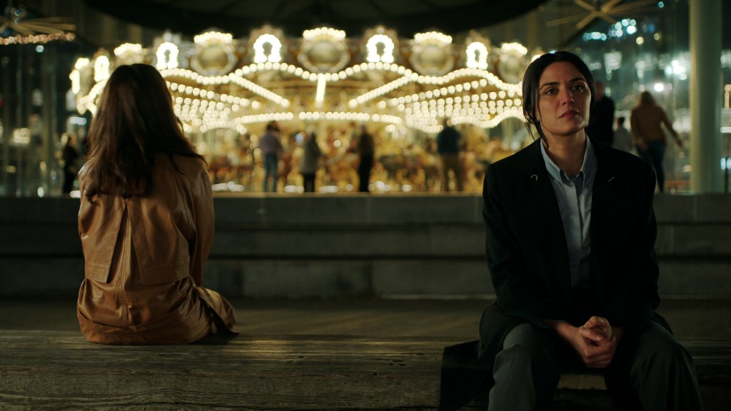 Kaleidoscope. (L to R) Paz Vega as Ava Mercer, Niousha Noor as Nazan Abassi in episode “Orange” of Kaleidoscope. Cr. Courtesy of Netflix © 2022