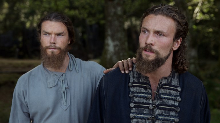 Vikings: Valhalla. (L to R) Sam Corlett as Leif Eriksson, Leo Suter as Harald Sigurdsson in episode 205 of Vikings: Valhalla. Cr. Courtesy of Netflix © 2022