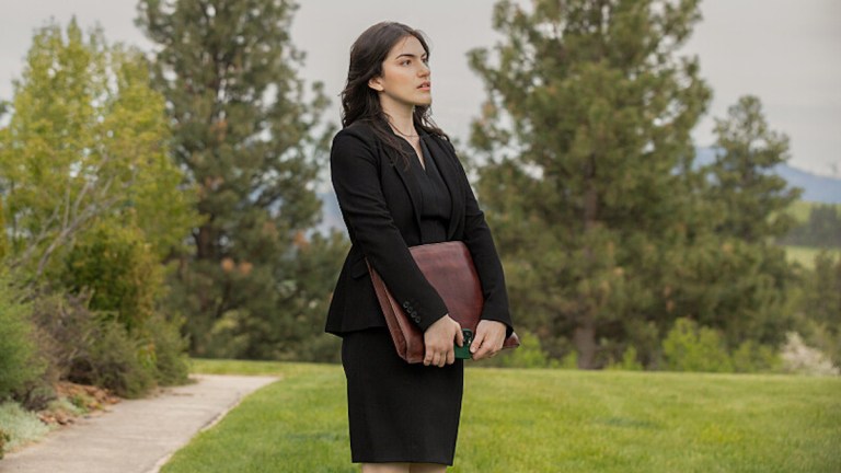 Clara Brewer (Lilli Kay) in Yellowstone season 5