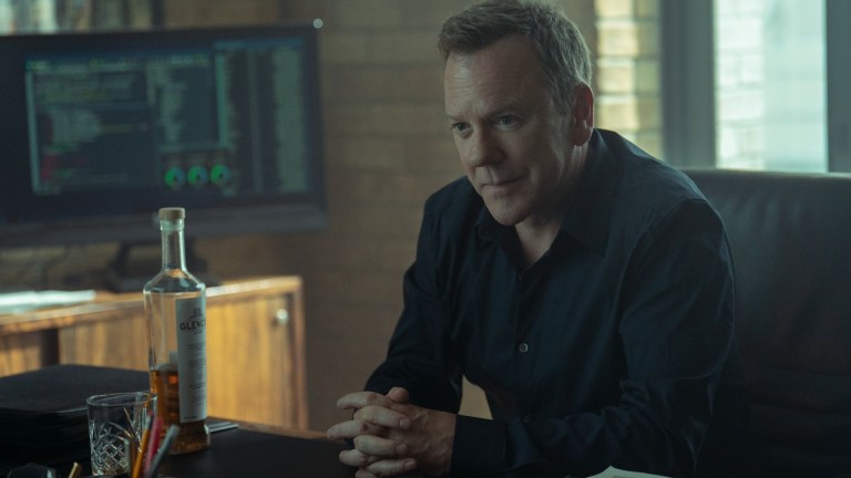 Kiefer Sutherland as John Weir of the Paramount+ series Rabbit Hole.